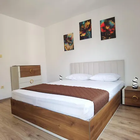 Cabacum Pleasure Beachfront - 50m To And Pool 3* 바르나