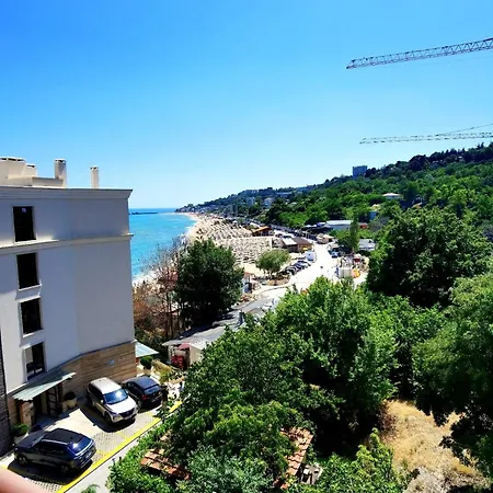Aparthotel Cabacum Pleasure Beachfront - 50m To And Pool Varna